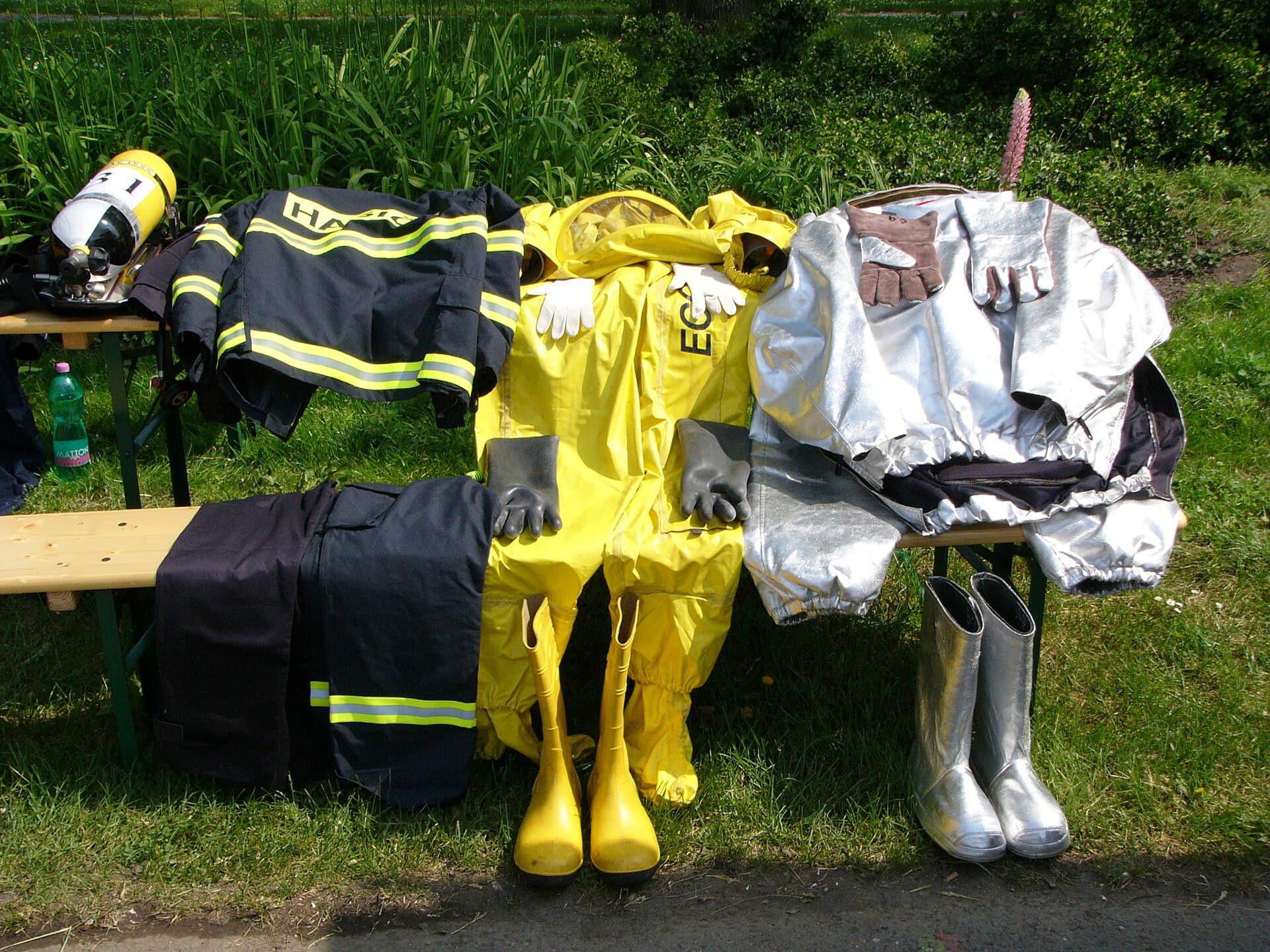 Fireproof life-saving suits