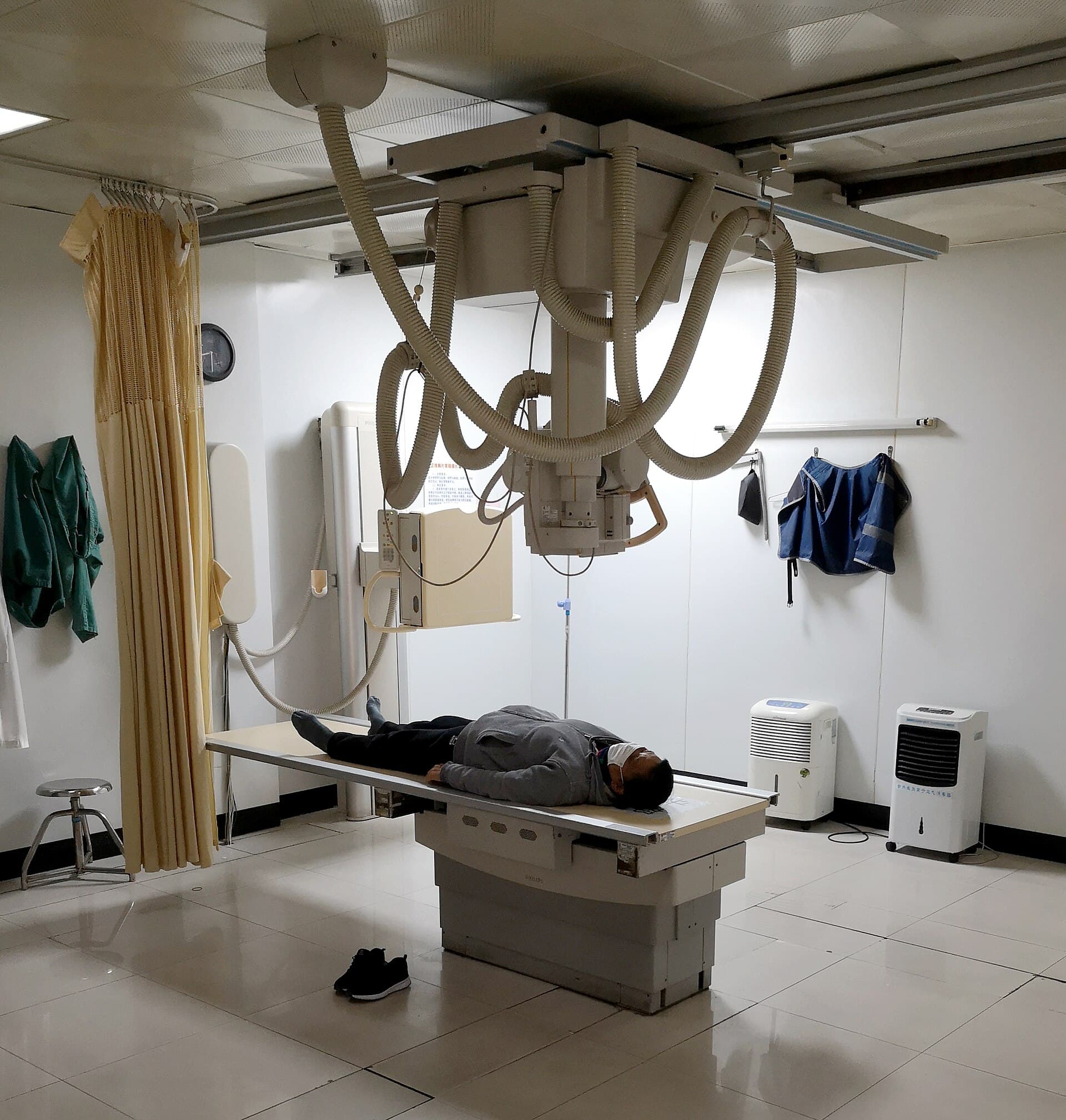 Radiation-shielding rooms